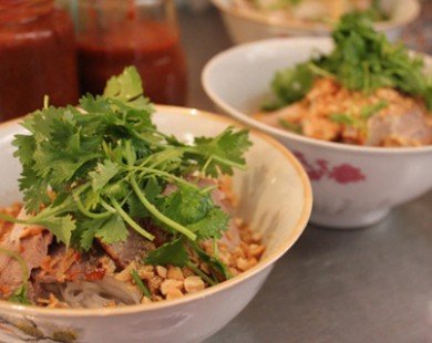 Ngõ Đồng Xuân: Khu ẩm thực độc đáo giữa lòng Thủ đô