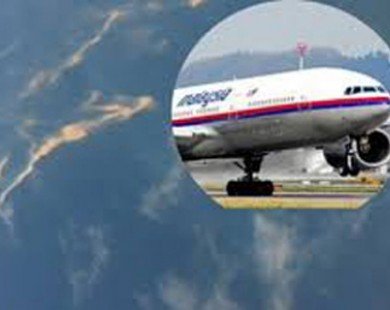Doanh nhân Malaysia có vợ và con gái trên máy bay mất tích