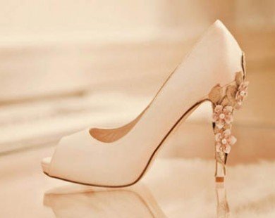 Những mẫu giày cưới không bao giờ lỗi mốt
