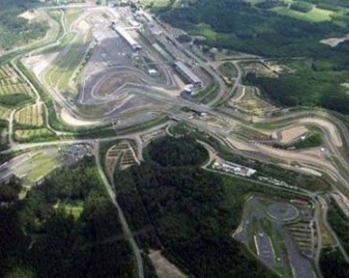 Đường đua Nurburgring được bán 1 triệu euro