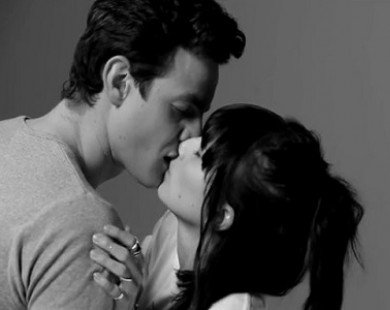 Clip ’Nụ hôn đầu’ hút 18 triệu lượt xem chỉ sau 2 ngày