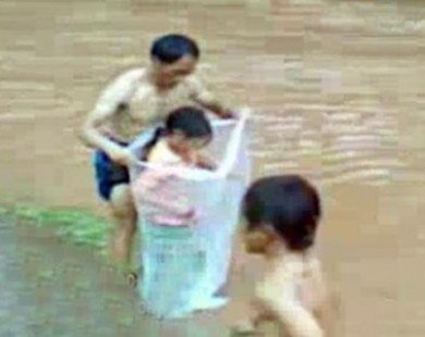 Tác giả clip chui túi nilon Tòng Thị Minh: Vui không tả xiết