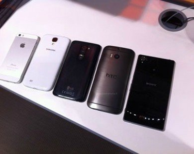 HTC One 2 đọ dáng cùng iPhone 5S, Galaxy S4 và LG G2