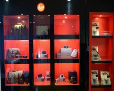 Showroom máy ảnh siêu sang Leica tại Hà Nội