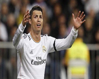 Cristiano Ronaldo: Chúng tôi đã phải chống lại 12 người