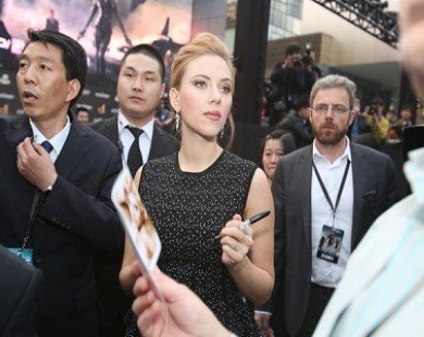 Scarlett Johansson gây sốt tại lễ ra mắt phim ở Bắc Kinh