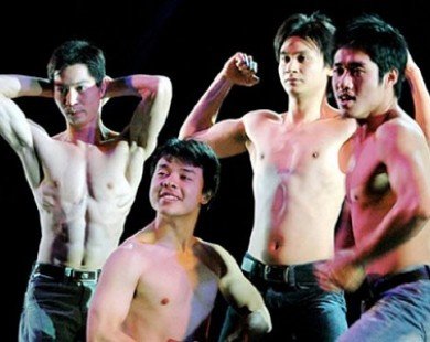 Cạm bẫy mỹ nam trong showbiz Việt: Đau đớn, ê chề