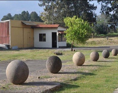 Những khối đá hình cầu bí ẩn ở Costa Rica