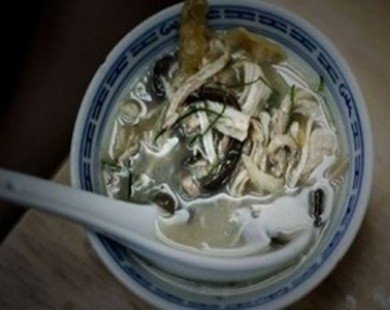 Thưởng thức món súp rắn bổ dưỡng ở Hong Kong