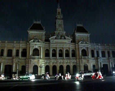 HCM City turns out lights for Earth Hour