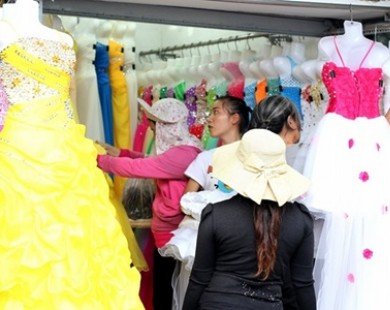 Chợ đồ cưới siêu rẻ ở Sài Gòn