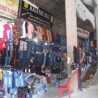 Quần áo giá rẻ lấn sân hàng giá cao