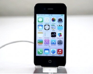 iPhone 4 chính hãng giảm giá xuống dưới 7 triệu đồng