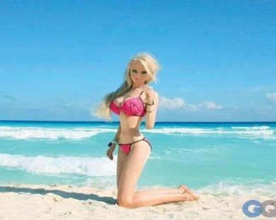Cô gái có ngoại hình giống hệt búp bê Barbie là có thật
