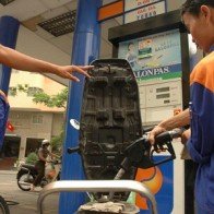 Giá xăng sẽ không giảm trong thời gian tới