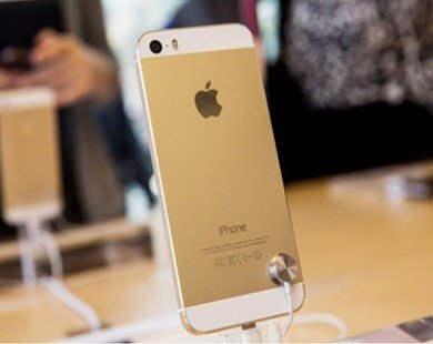 iPhone 5S, 5C khóa mạng giá 5 đến 7 triệu tràn về VN