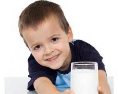 Dùng sữa đúng cách để tránh nguy cơ ngộ độc, phản tác dụng