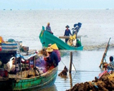Ngư dân “sập bẫy” thương lái Trung Quốc