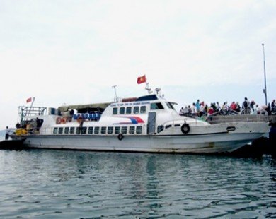 Boat trips to beautiful islands in Vietnam