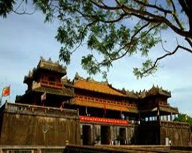 Thua Thien-Hue lures more tourists on holiday