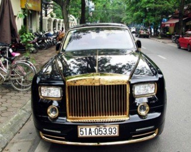 Rolls-Royce Phantom mạ vàng, chạm rồng thời Lý trên phố Hà thành