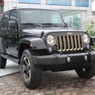 “Lính chiến” Jeep Wrangler phiên bản rồng đã về Việt Nam