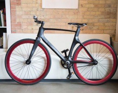 Xe đạp bằng sợi carbon kết nối Bluetooth