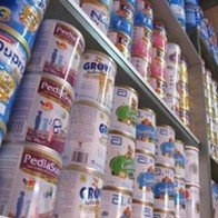 Áp trần giá sữa: kẻ khóc người cười