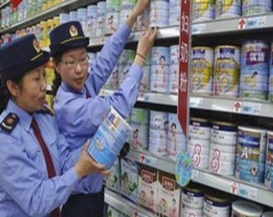 Tập đoàn sản xuất sữa lớn của Trung Quốc bị nghi mua nguyên liệu độc