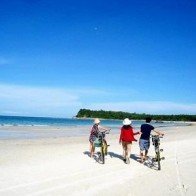 Quan Lạn - bãi biển đẹp và hoang sơ nhất miền Bắc