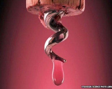 Red wine health benefits ’overhyped’