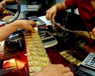 Gold prices rise as uncertainty grows