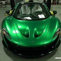 Siêu xe hybrid McLaren P1 màu xanh lạ mắt