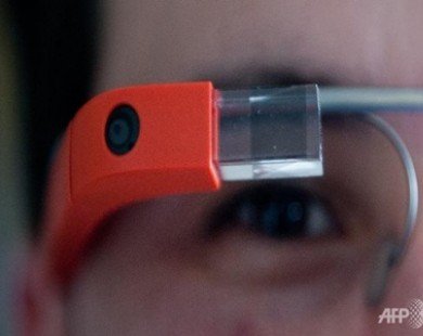 Google selling Glass Internet eyewear in US