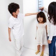 Sai lầm khi cho con ăn khiến trẻ bị lùn