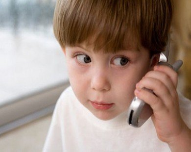 Đối thoại hài hước khi bé 4 tuổi gọi 911 nhờ giải toán