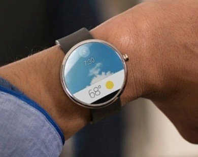 Smartwatch Moto 360 giá 250 euro, lên kệ tháng 7