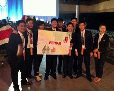 Vietnam wins two awards at scientific creation contest in US