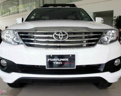 Chi tiết Toyota Fortuner 2014 màu trắng tuyết giá hơn 1 tỷ