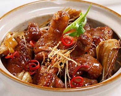 Bất chấp đầu tháng, người Việt vẫn ăn thịt vịt Tết Đoan Ngọ