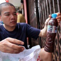 Hàng chè 4.000 đồng/nửa lít, ngày bán 1 giờ ở Hà Nội