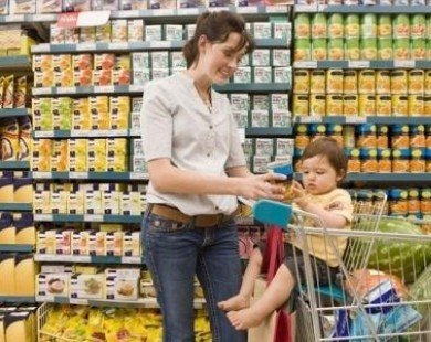 Những mẹo giúp bé không làm nũng khi đi mua sắm
