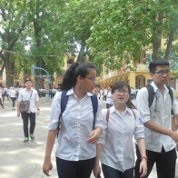 Chủ quyền biển đảo tiếp tục "nóng" trong ngày thi thứ 2