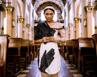 Kha Mỹ Vân chụp ảnh thời trang trong nhà thờ