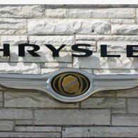 Chrysler thu hồi hơn 10.000 xe do lỗi bộ phận kiểm soát lái tự động