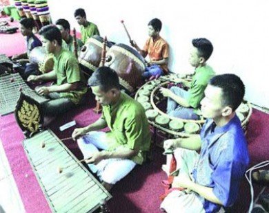 Khmer pentatonic music gets back into tune