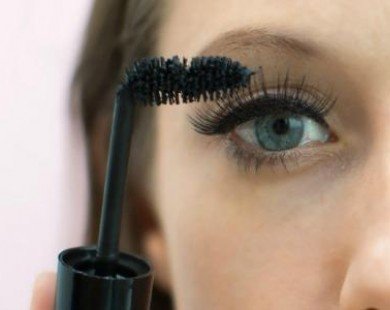 14 mẹo thú vị giúp bạn chuốt mascara thêm hoàn hảo