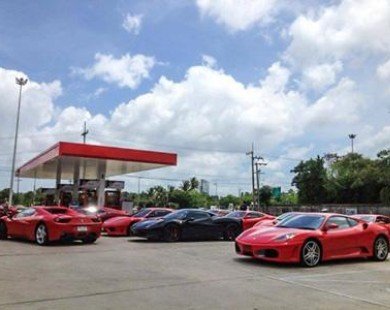 Dàn siêu xe Ferrari tụ họp ở Thái Lan