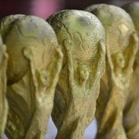 Cup vàng FIFA giá 70.000 đồng tại Hà Nội