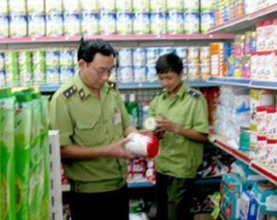 Nhiều cửa hàng ở phố cổ HN bán sữa bột trộn thuốc tránh thai